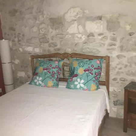 Petite Maison Sur Jardin Secret