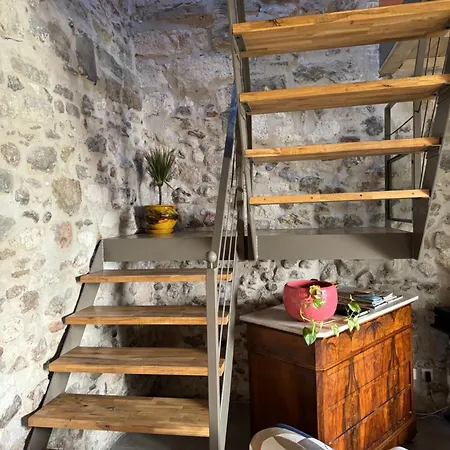 Petite Maison Sur Jardin Secret *